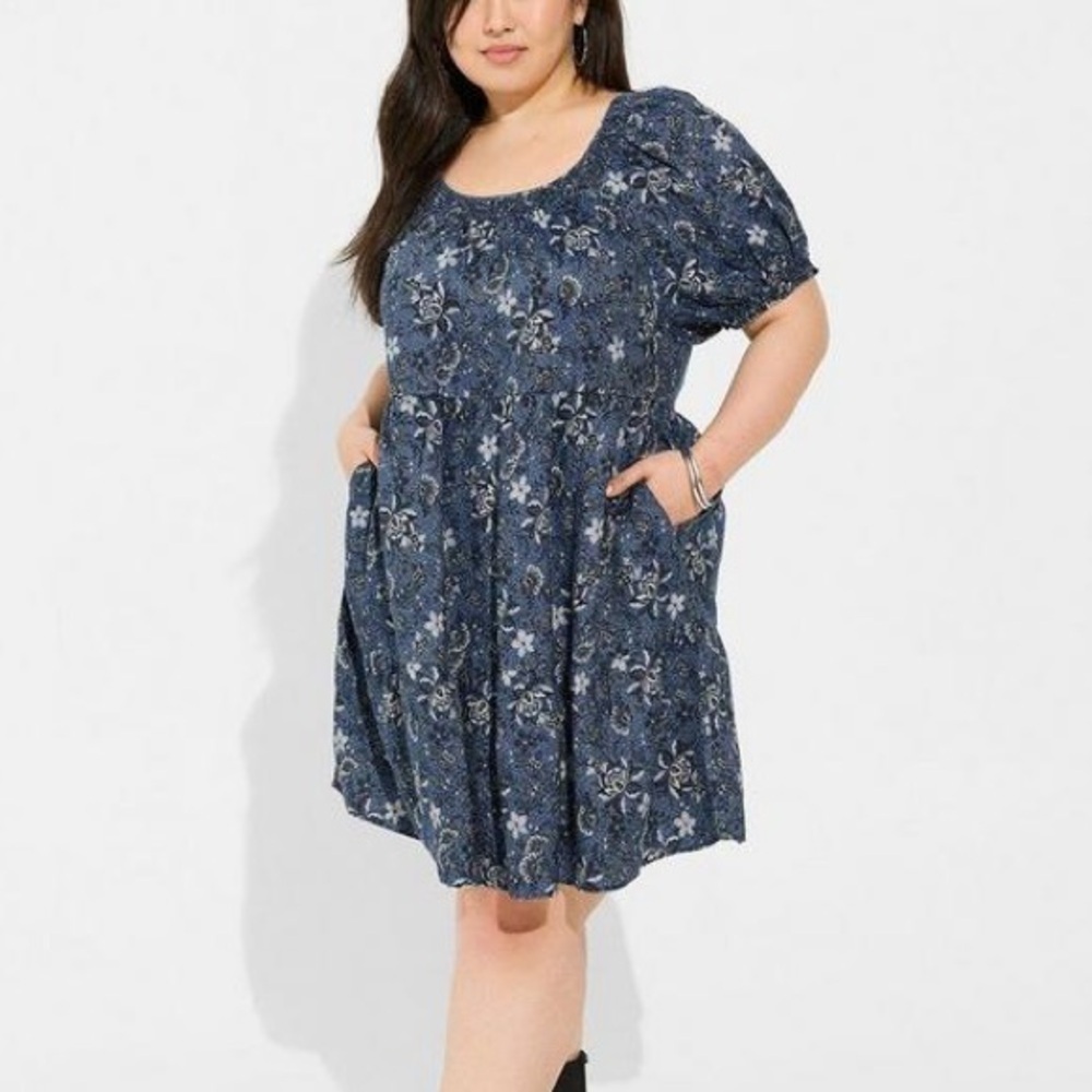 Torrid Mini Chambray Puff Sleeve Smocked Dress Navy Blue Floral Pockets Size 3X